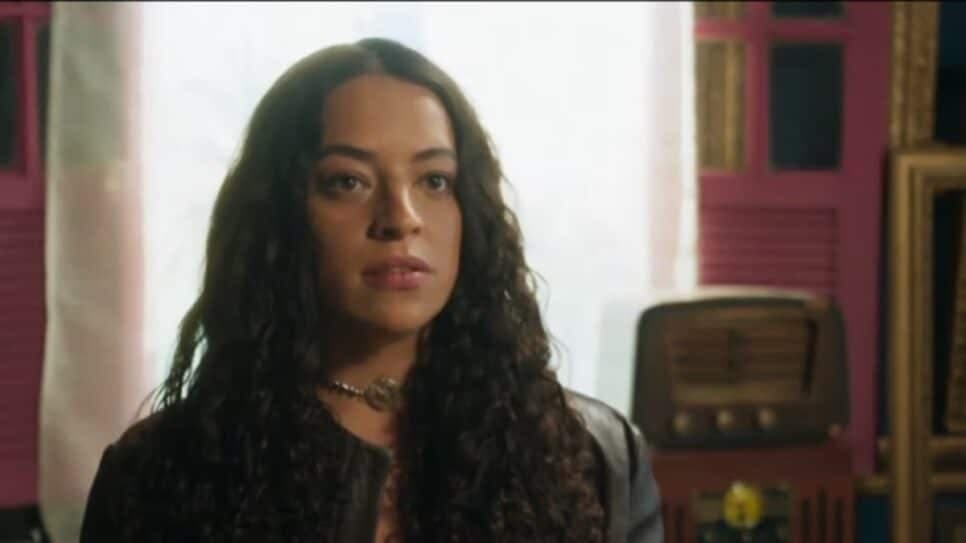 Cacá dá cartada para separar seu amor de empreendedora (Foto: Reprodução/ TV Globo) Cacá dá cartada para separar seu amor de empreendedora (Foto: Reprodução/ TV Globo)