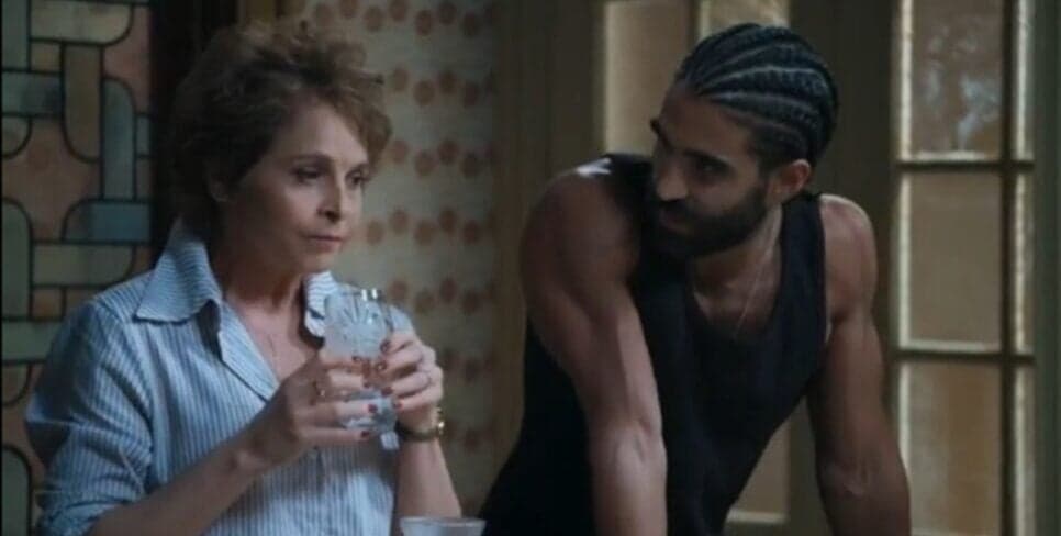 Joyce tenta arrancar segredo de Osmar de Jô (Foto: Reprodução/ TV Globo) Joyce tenta arrancar segredo de Osmar de Jô (Foto: Reprodução/ TV Globo)