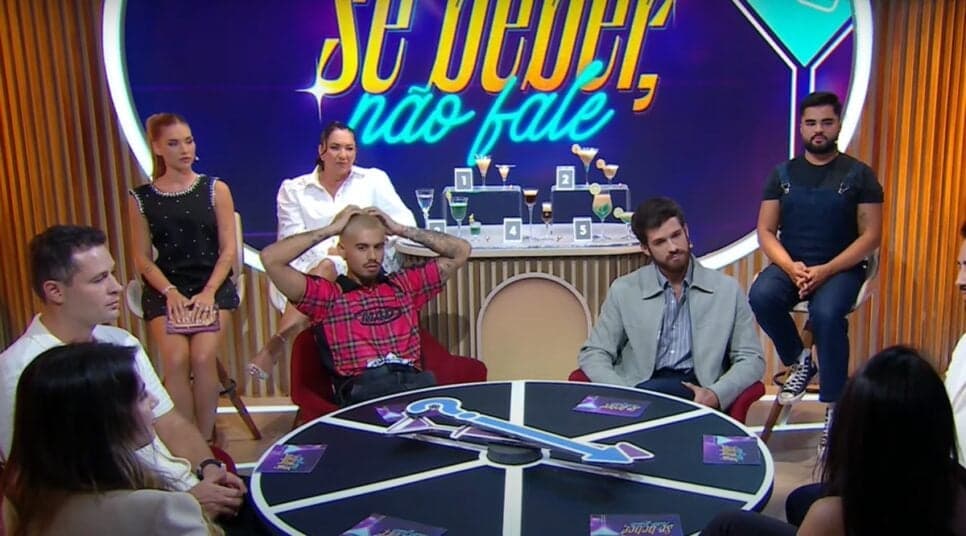 Filho de Leonardo no Sabadou com Virginia Fonseca chama sertanejo de amigo mais chato do pai (Foto: Reprodução/ YouTube/ SBT) Filho de Leonardo no Sabadou com Virginia Fonseca chama sertanejo de amigo mais chato do pai (Foto: Reprodução/ YouTube/ SBT)