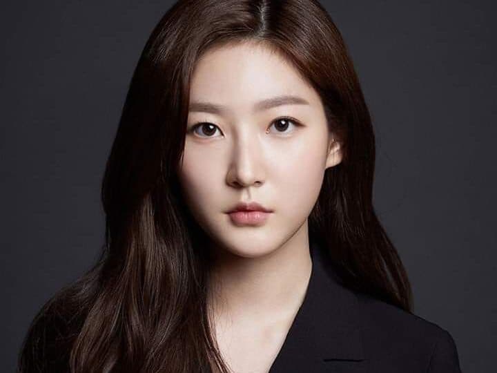 Kim Sae-ron, famosa atriz, morreu aos 24 anos (Foto: Reprodução/ Internet) Kim Sae-ron, famosa atriz, morreu aos 24 anos (Foto: Reprodução/ Internet)