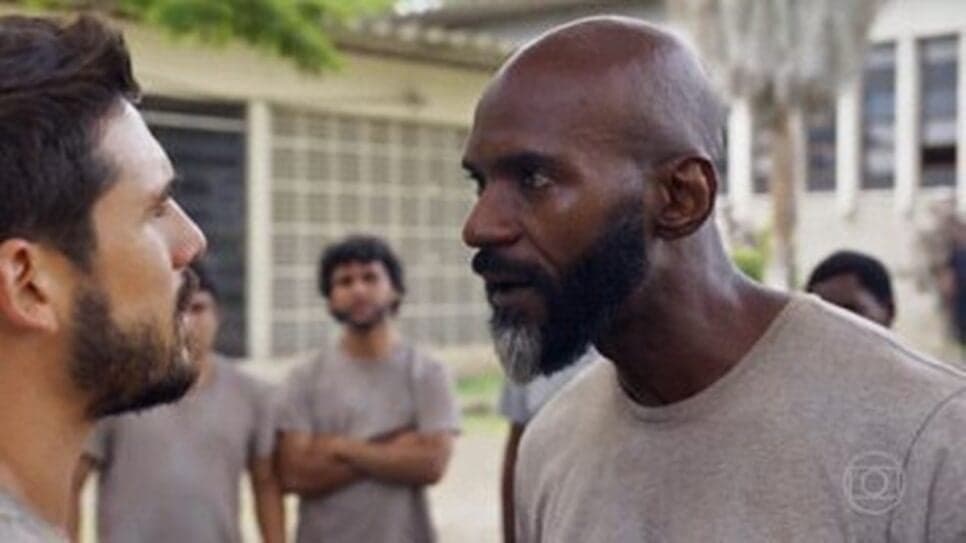 Rudá será espancado no presídio (Foto: Reprodução/ TV Globo) Rudá será espancado no presídio (Foto: Reprodução/ TV Globo)