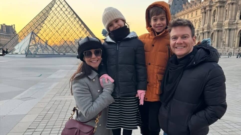 Michel Teló com sua esposa e filhos em viagem recente (Foto: Reprodução/ Instagram) Michel Teló com sua esposa e filhos em viagem recente (Foto: Reprodução/ Instagram)