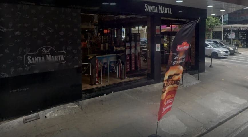 Fiscalização revela banquete de carne vencida em padaria de Icaraí | Reprodução/Google Street View Fiscalização revela banquete de carne vencida em padaria de Icaraí | Reprodução/Google Street View
