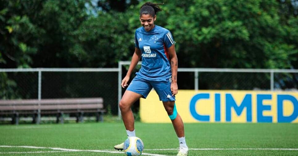Rebeca durante treinamento do Cruzeiro (Foto: Reprodução) Rebeca durante treinamento do Cruzeiro (Foto: Reprodução)