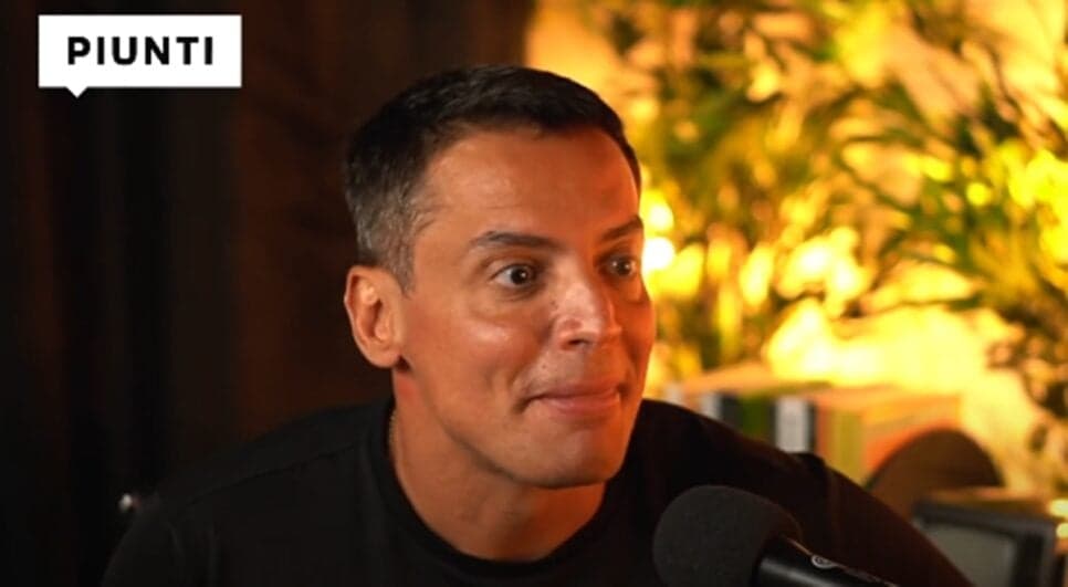 Leo Dias revela traição de sertanejo casado: "Amante de 9 anos" (Foto: Reprodução/ YouTube) Leo Dias revela traição de sertanejo casado: "Amante de 9 anos" (Foto: Reprodução/ YouTube)