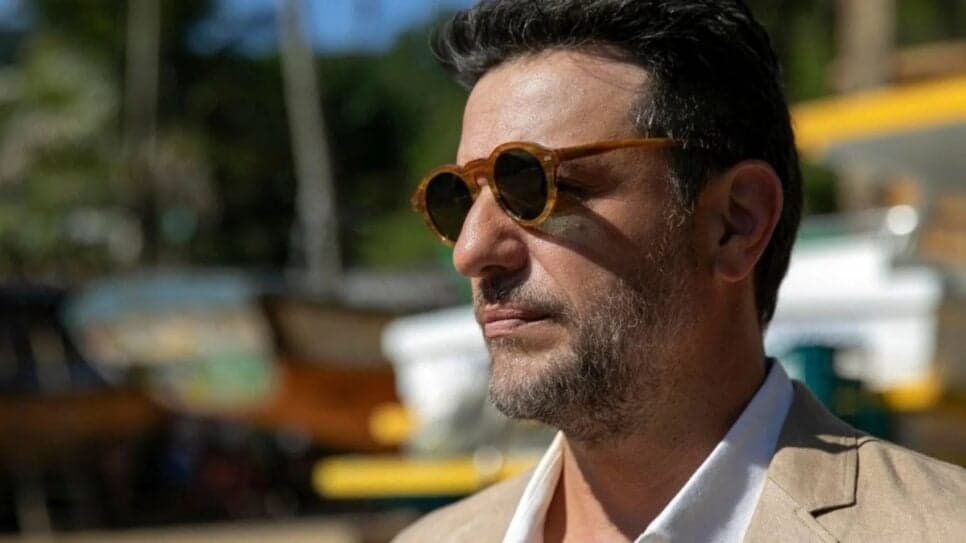 Molina quase sequestra Mavi após dar surra no filho e dopá-lo (Foto: Reprodução/ Globo) Molina quase sequestra Mavi após dar surra no filho e dopá-lo (Foto: Reprodução/ Globo)