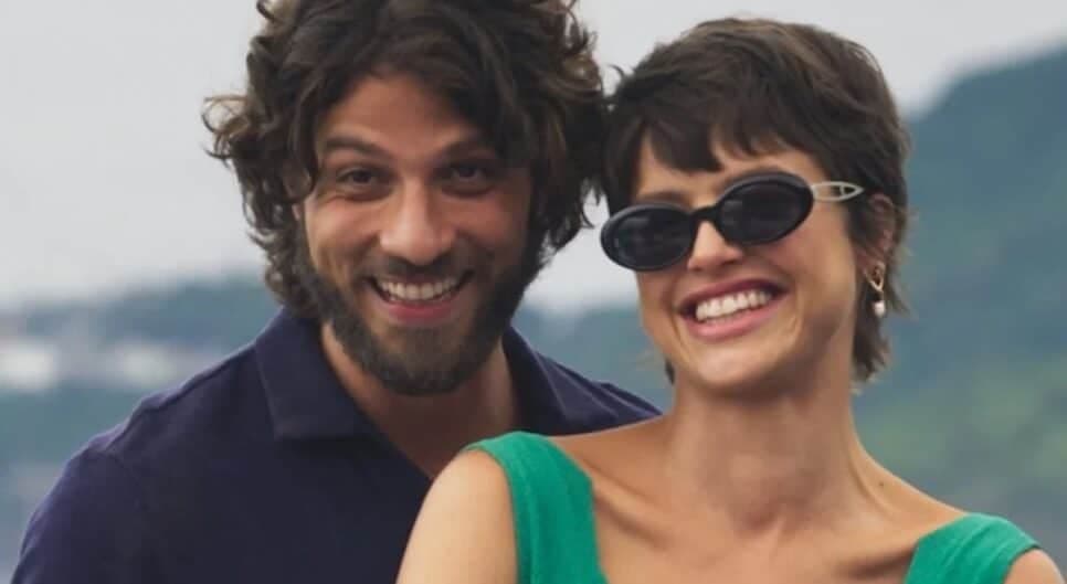 Apesar dos pesares e após muitos anos, vilão e protagonista ficam juntos (Foto: Reprodução/ TV Globo) Apesar dos pesares e após muitos anos, vilão e protagonista ficam juntos (Foto: Reprodução/ TV Globo)