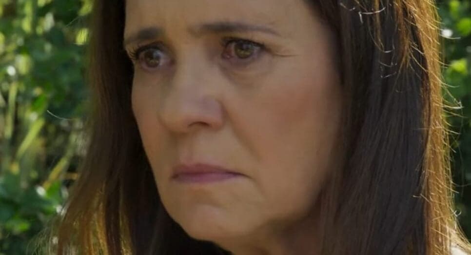 No último capítulo de Mania de Você, Mércia decide entre o amante e o filho (Foto: Reprodução/ TV Globo) No último capítulo de Mania de Você, Mércia decide entre o amante e o filho (Foto: Reprodução/ TV Globo)