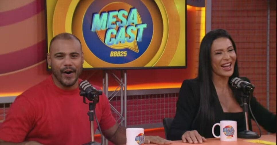 Mesa Cast BBB25, da Globo (Foto: Reprodução) Mesa Cast BBB25, da Globo (Foto: Reprodução)