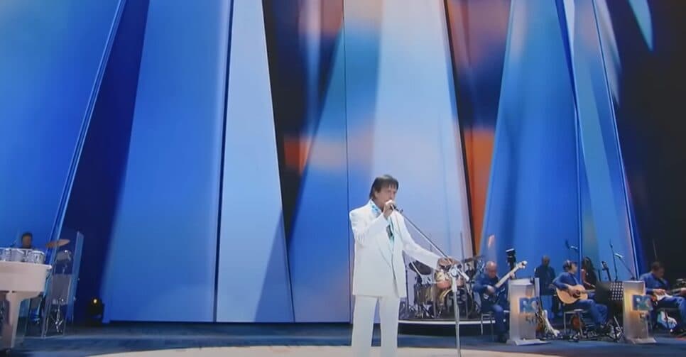 Fim de Roberto Carlos armado na Globo (Foto: Reprodução/ YouTube) Fim de Roberto Carlos armado na Globo (Foto: Reprodução/ YouTube)