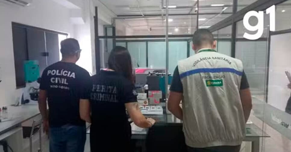 Laboratório que atendia pacientes de Cuiabá é interditado e dono é preso por suspeita de fraudes em exames (Foto: Reprodução - Policia Federal) Laboratório que atendia pacientes de Cuiabá é interditado e dono é preso por suspeita de fraudes em exames (Foto: Reprodução - Policia Federal)