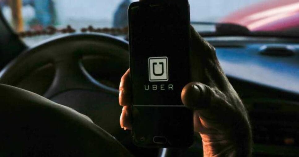 Lei da Uber crava proibição por apenas 1 única atitude a motoristas (Foto: Reprodução/ Internet) Lei da Uber crava proibição por apenas 1 única atitude a motoristas (Foto: Reprodução/ Internet)