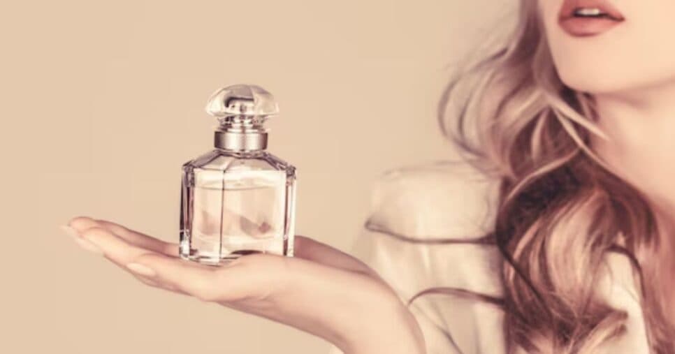 Na casa dos R$50 e Dior na lista: 5 perfumes essenciais para exalar milhões durante 24h