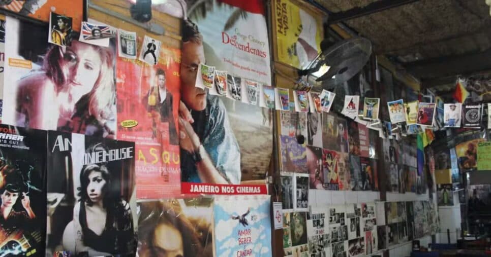 Paredes do bar Mercearia São Pedro, na Vila Madalena, que fechou as portas - Foto Reprodução Internet Paredes do bar Mercearia São Pedro, na Vila Madalena, que fechou as portas - Foto Reprodução Internet