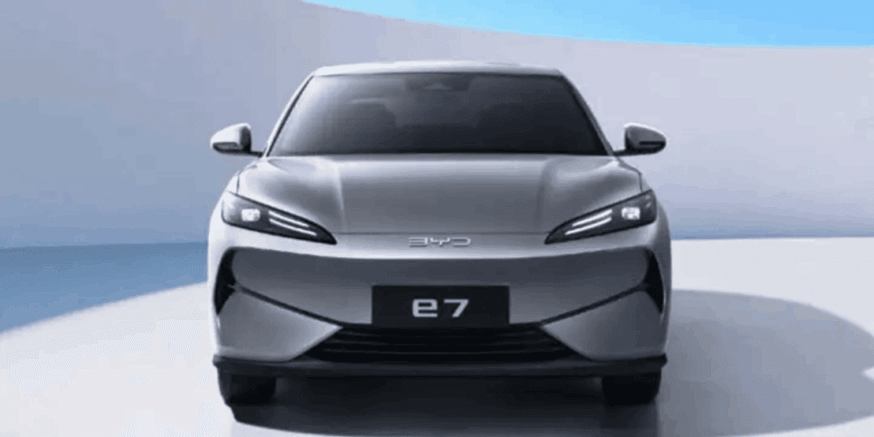 BYD e7 BYD e7