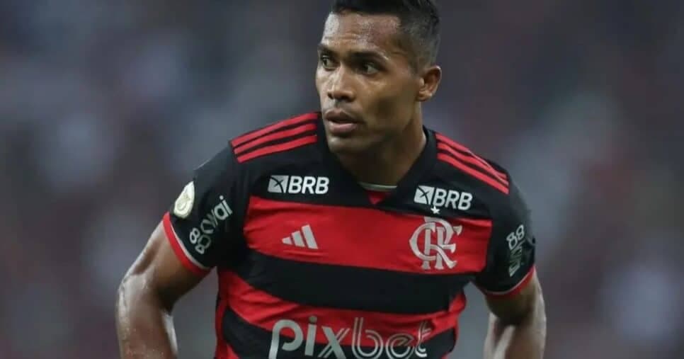 R$39M para esquecer Alex Sandro: Flamengo anuncia lateral como reforço para o Super Mundial