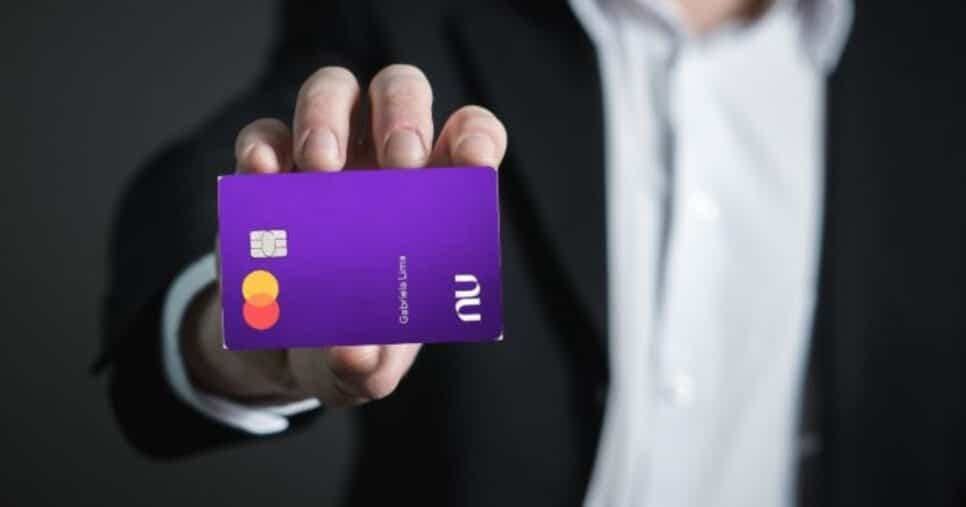 Clientes do Nubank recebem comunicado importante hoje (02) sobre limite do cartão