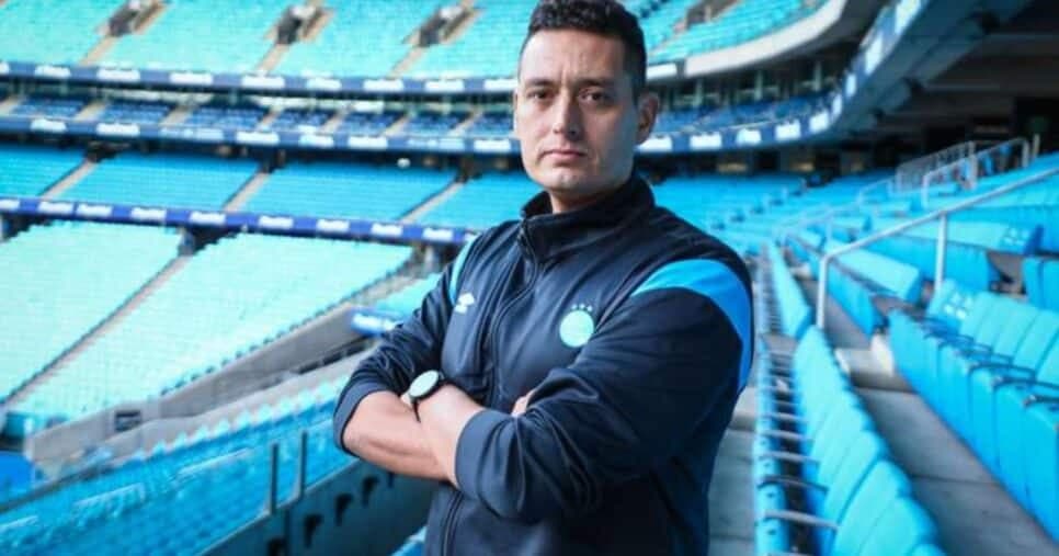 Cyro Leães é o novo técnico do Grêmio Feminino Cyro Leães é o novo técnico do Grêmio Feminino