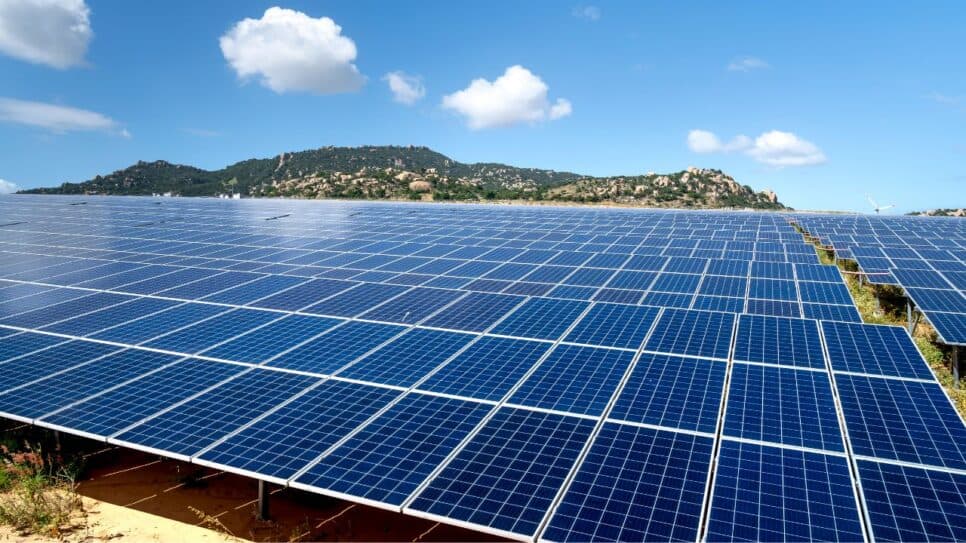 Apesar dos desafios, ainda vale a pena investir em luz solar (Foto Reprodução/ Internet) Apesar dos desafios, ainda vale a pena investir em luz solar (Foto Reprodução/ Internet)