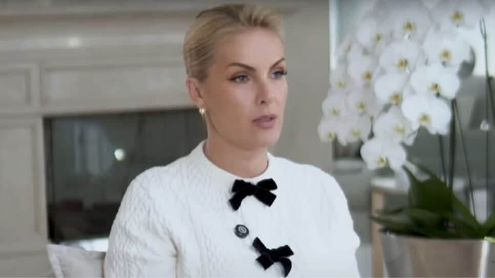 Ana Hickmann recebe previsões do futuro por experiente vidente (Foto: Reprodução/ YouTube) Ana Hickmann recebe previsões do futuro por experiente vidente (Foto: Reprodução/ YouTube)