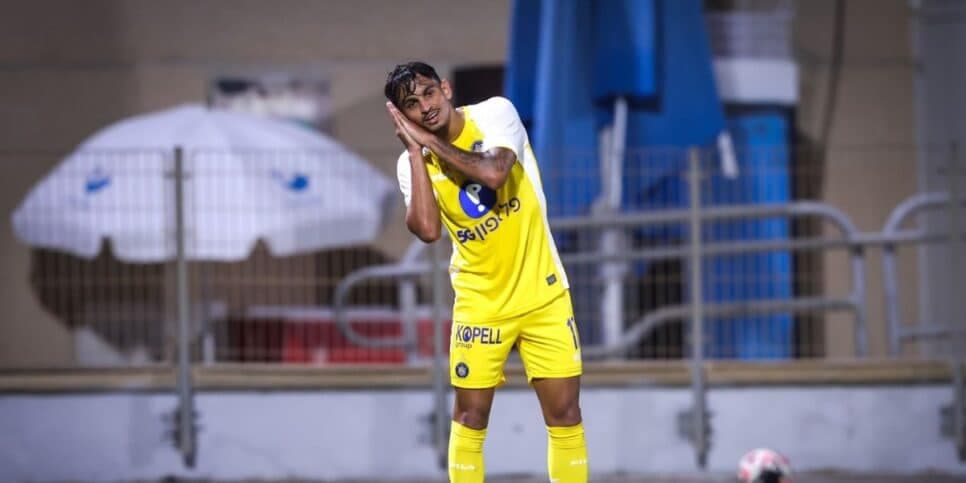 Weslley Patati defendendo o Maccabi Del Aviv (Reprodução: Instagram) Weslley Patati defendendo o Maccabi Del Aviv (Reprodução: Instagram)