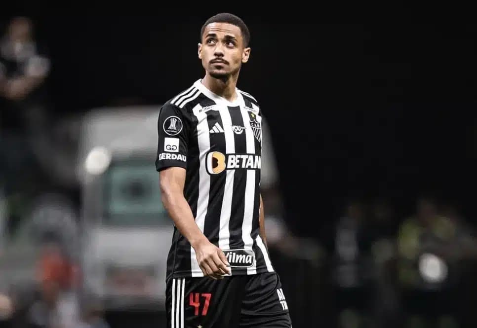 Rômulo é uma das joias do Atlético-MG e pode sair da equipe (Foto: Reprodução/ Internet) Rômulo é uma das joias do Atlético-MG e pode sair da equipe (Foto: Reprodução/ Internet)