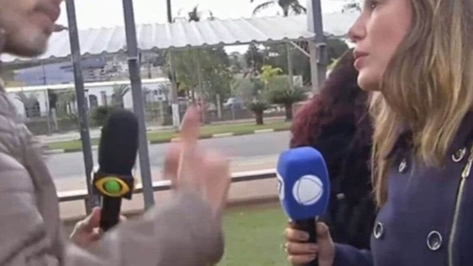 Grace Abdou registrou boletim de ocorrência contra jornalista do Brasil Urgente (Foto: Reprodução/ Record) Grace Abdou registrou boletim de ocorrência contra jornalista do Brasil Urgente (Foto: Reprodução/ Record)