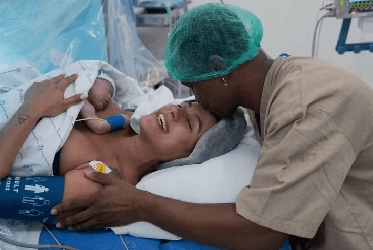 Nasce primeiro filho de Carol Peixinho e Thiaguinho — Foto: @estudio_thalitacastanha Nasce primeiro filho de Carol Peixinho e Thiaguinho — Foto: @estudio_thalitacastanha