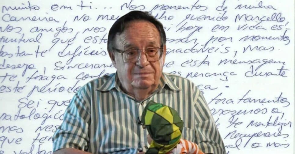 Roberto Bolaños, o Chaves, ressurge em carta psicografada com mensagem de arrepiar sobre o umbral: “Dor na alma”