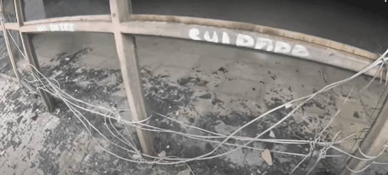 Este shopping está abandonado há mais de 30 anos - Foto: YouTube Vitão 013 Este shopping está abandonado há mais de 30 anos - Foto: YouTube Vitão 013