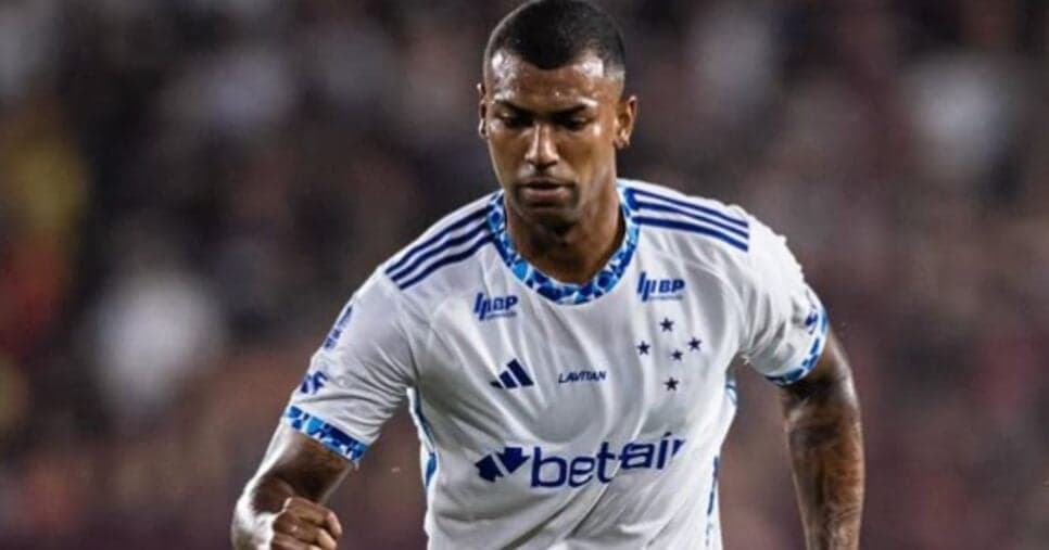 Walace pode estar de saída do Cruzeiro - Foto: Instagram Walace pode estar de saída do Cruzeiro - Foto: Instagram