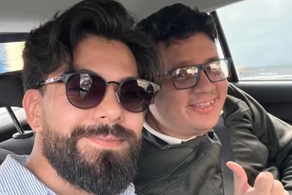 Erlan e Neto (Foto: Reprodução / Instagram)
Erlan e Neto (Foto: Reprodução / Instagram)