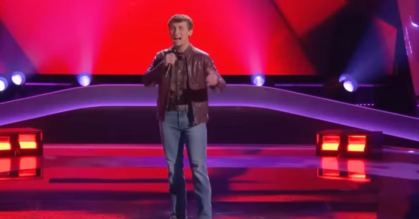 Dylan Carter em sua participação no The Voice em 2023 (Foto: Reprodução/YouTube) Dylan Carter em sua participação no The Voice em 2023 (Foto: Reprodução/YouTube)
