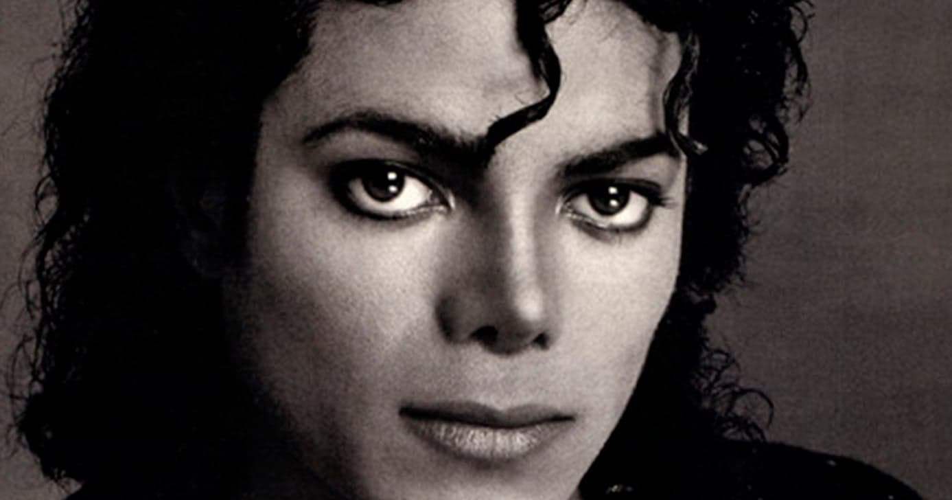 Michael Jackson volta em carta psicografada e revela maior arrependimento: "Me machucou tanto"