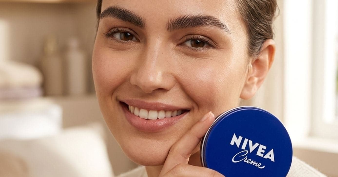 Ilustração mulher segurando creme Nivea e sobrancelhas cheias (Foto: Montagem TV Foco / GMN) Ilustração mulher segurando creme Nivea e sobrancelhas cheias (Foto: Montagem TV Foco / GMN)