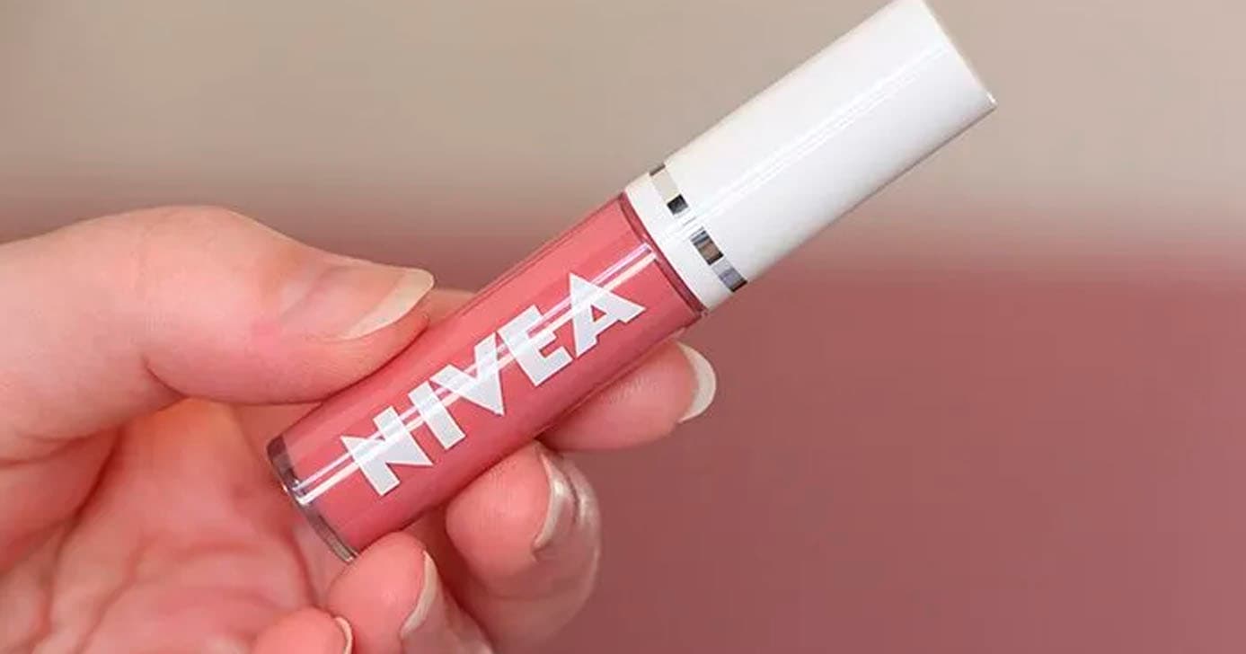 NIVEA Lip Oil Brilho Nutritivo Rosé 5,5ml para os lábios (Foto: Reprodução) NIVEA Lip Oil Brilho Nutritivo Rosé 5,5ml para os lábios (Foto: Reprodução)