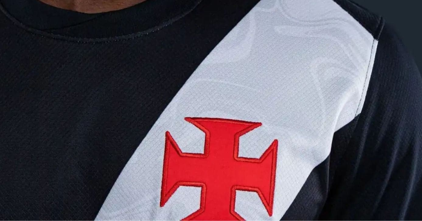 Vasco contratando o volante Vitor Carvalho tem confirmação hoje(17) no RJ