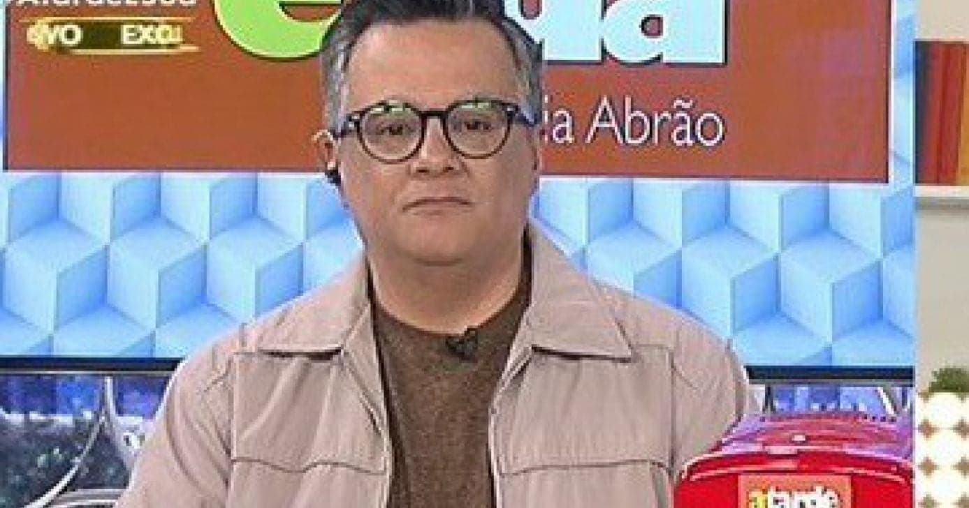 Colunista Vladimir Alves no A Tarde É Sua (Foto: Reprodução / RedeTV!) Colunista Vladimir Alves no A Tarde É Sua (Foto: Reprodução / RedeTV!)