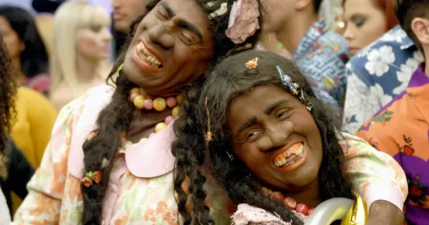 Lembra de Brit Sprite do Zorra Total? Aos 45 anos, atriz está assim e impressiona pela beleza