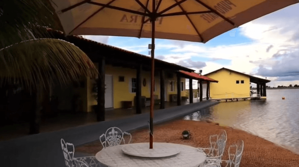 A casa principal da fazenda Talismã (Foto: Reprodução / YouTube)
A casa principal da fazenda Talismã (Foto: Reprodução / YouTube)