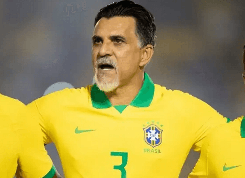 Ex-jogador da Seleção Brasileira teve prisão decretada (Foto: Reprodução / Instagram)
Ex-jogador da Seleção Brasileira teve prisão decretada (Foto: Reprodução / Instagram)